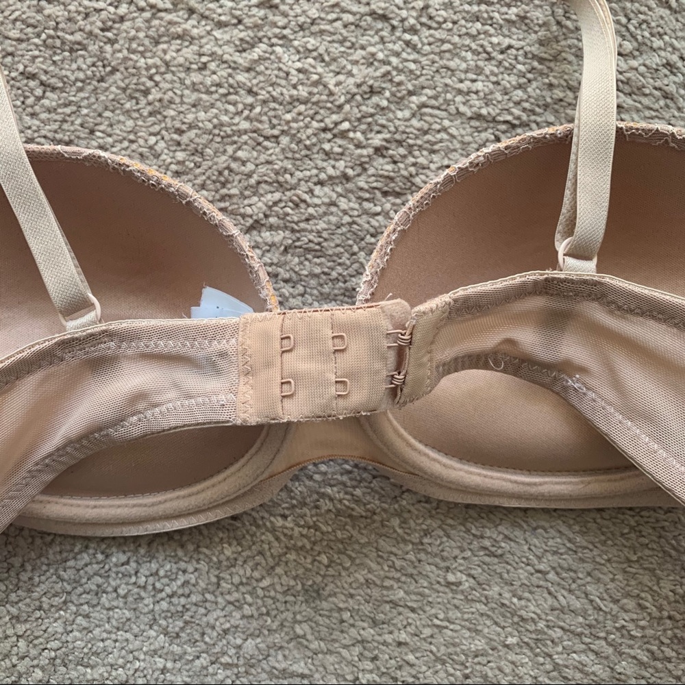 Pretty Lace Bra - Picture 5 of 7